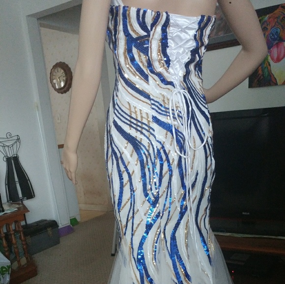 New Mermaid Style Flame Sequin and Tulle Dress - Picture 3 of 4